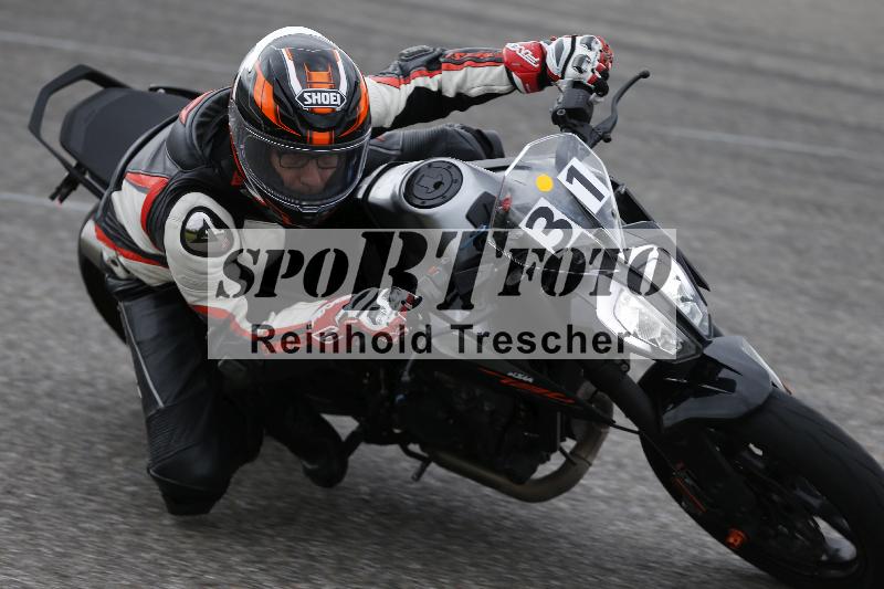 /Archiv-2025/10 23.04.2025 Cornu Master School ADR/rot-rouge/31